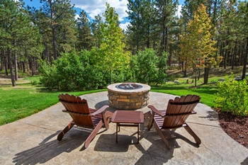 Top-notch North Bend fire pit in WA near 98045