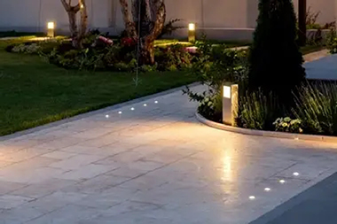 Kent backyard lighting contractors in WA near 98032